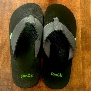 Sanuk Flip Flops Size 9 Grey/Black